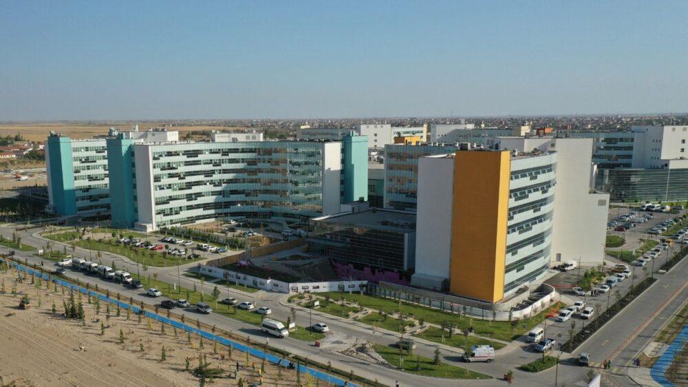 Konya Şehir Hastanesi İç Hastalıkları Doktorları hizmet veriyor.