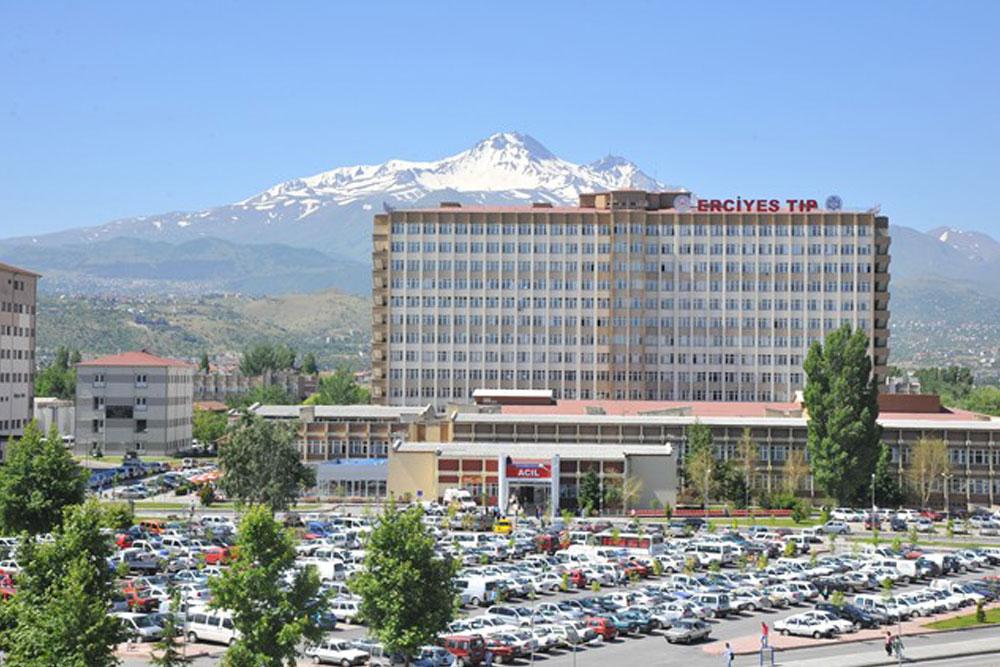 Erciyes Üniversitesi Tıp Fakültesi Hastanesi Beyin ve Sinir Cerrahi Doktorları