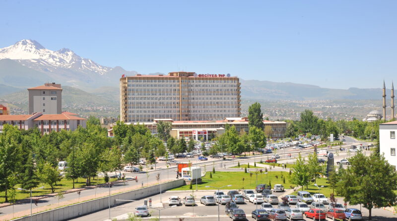 Erciyes Üniversitesi Tıp Fakültesi Hastanesi Plastik Rekonstrüktif ve Estetik Cerrahi Doktorları