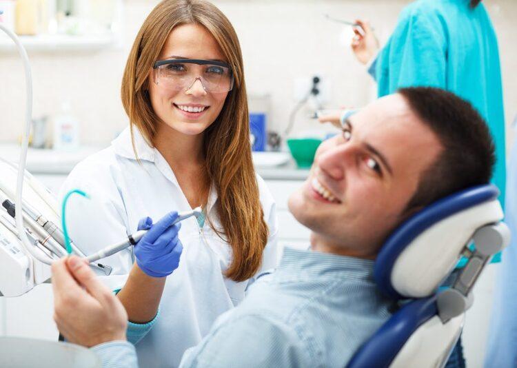 İstanbul Ataşehir Ağız ve Diş Sağlığı Hastanesi Diş Doktorları