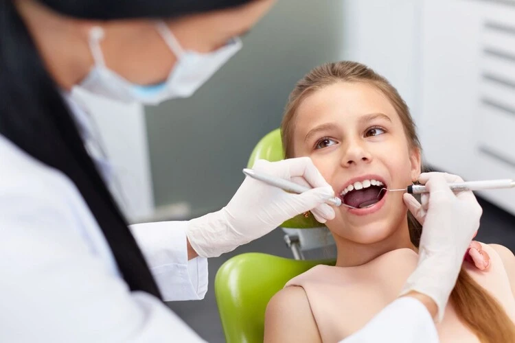 İzmir Eğitim Diş Hastanesi Diş Doktorları