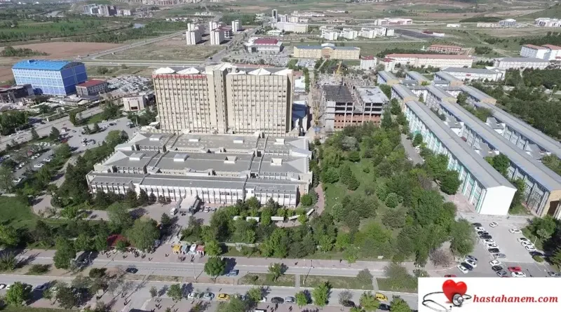 Sivas Cumhuriyet Üniversitesi Hastanesi Plastik Rekonstrüktif ve Estetik Cerrahi Doktorları